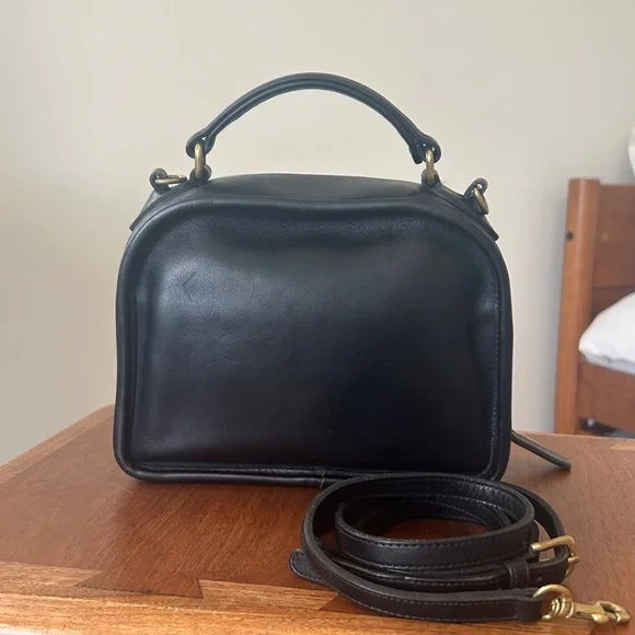 Authentic Vintage Coach Lunchbox Zip in Black #9991 - Picture 2 of 9